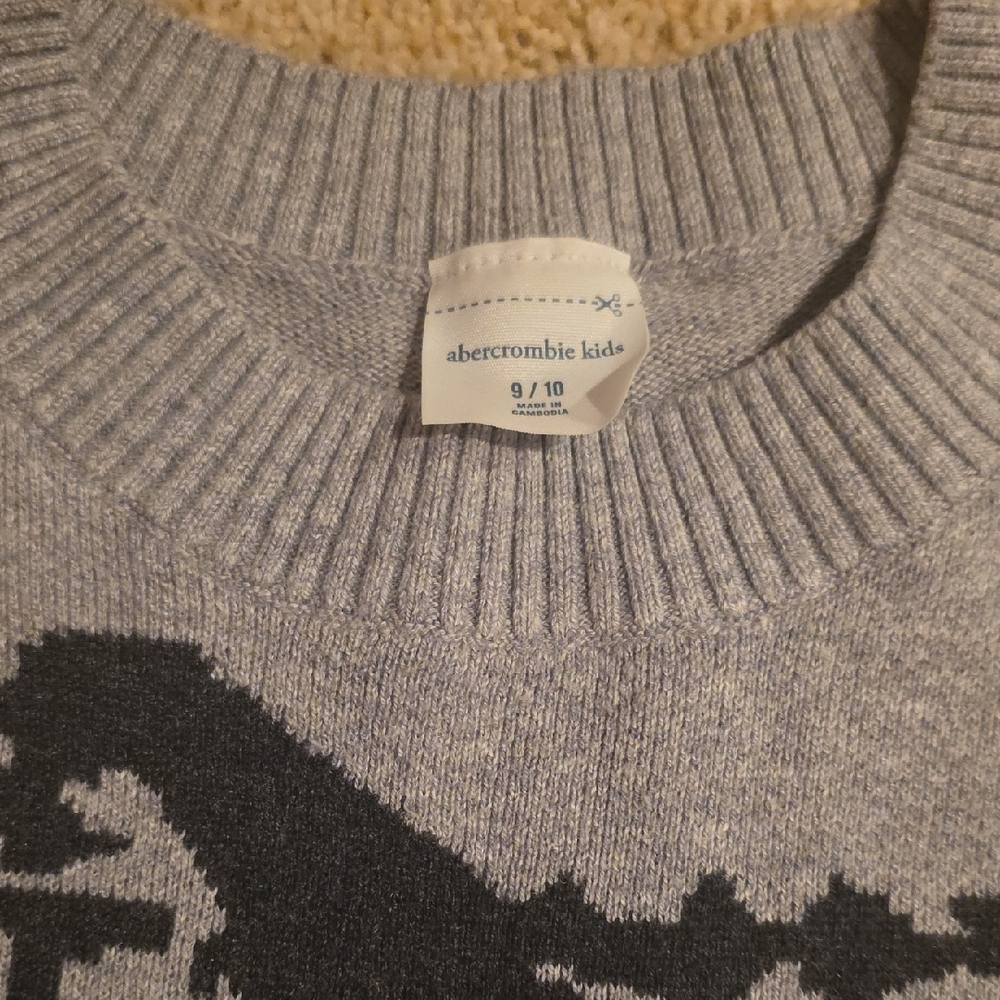 A&F Girl's Sweater - Picture 2 of 11